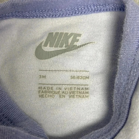 Nike - long sleeve footed convertible sleeper/jumpsuit/romper. Size 3 mo… - Picture 2 of 3
